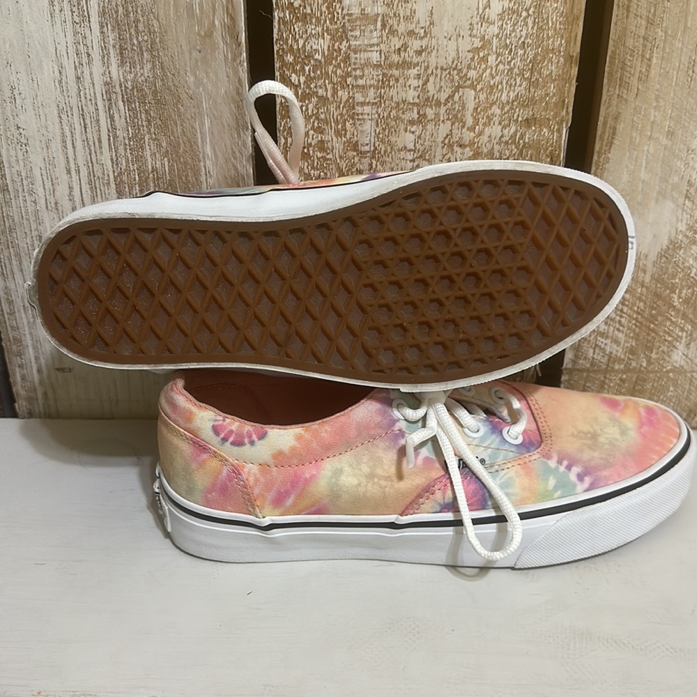 Vans - Picture 4 of 5